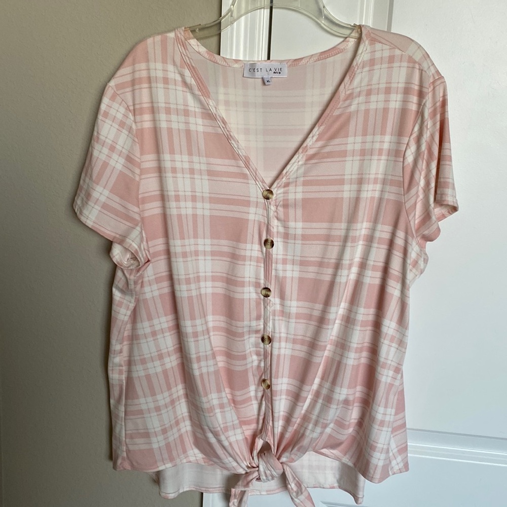 C’est la Vie pink and white front tie too with front buttons